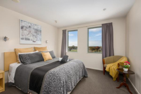 City Center 2bdr apartment with views